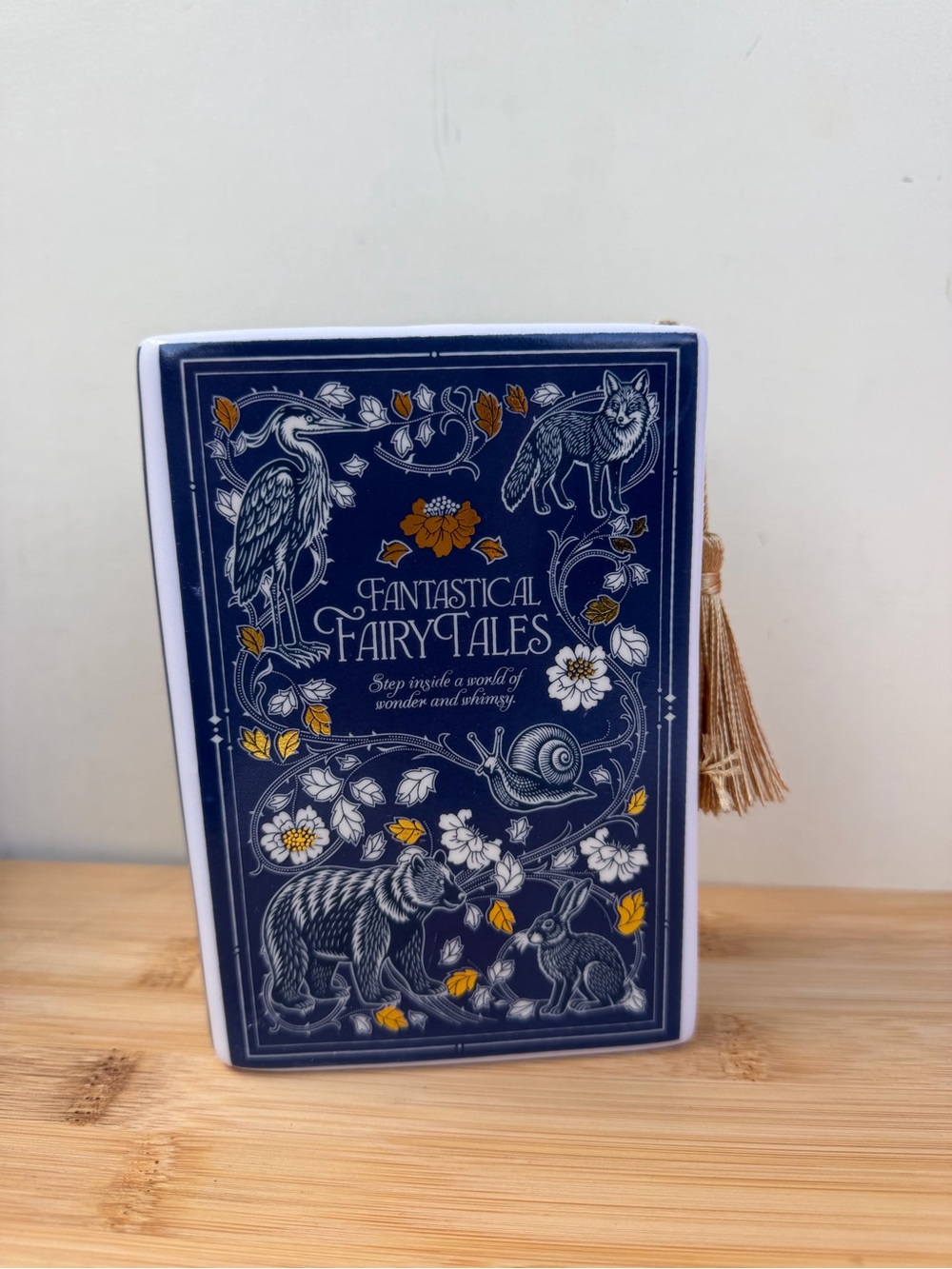 KIRKTON HOUSE Fairy Tales Book Club Candle